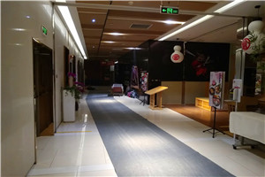 室內(nèi)大型混泥土墻拆除如何施工?