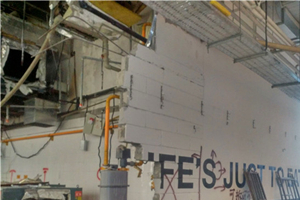 成都錦江區(qū)春熙路ifs速度披薩店拆除工作室內(nèi)裝修拆除公司