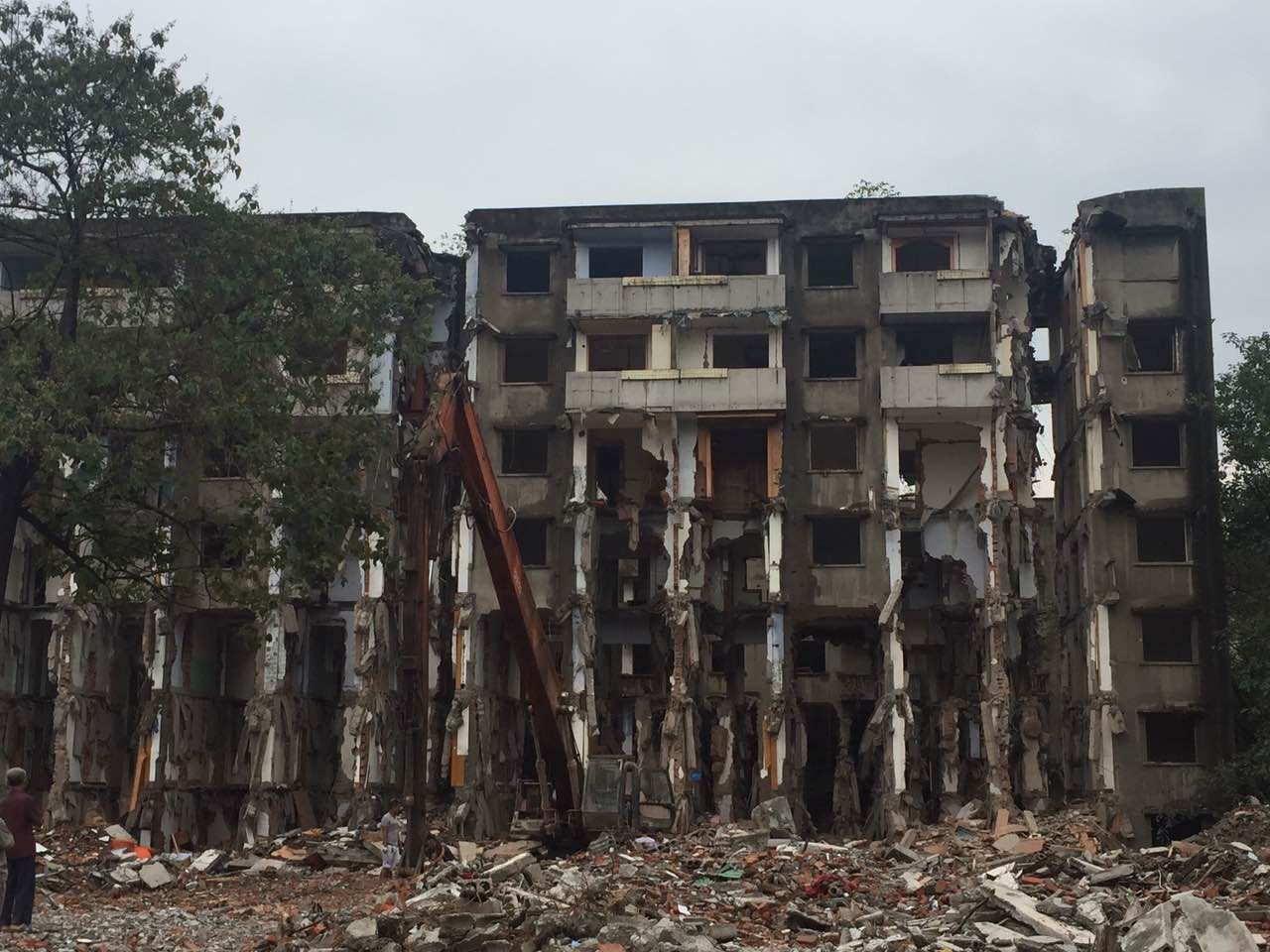 專業(yè)拆除公司成都專業(yè)拆除公司拆除費(fèi)用