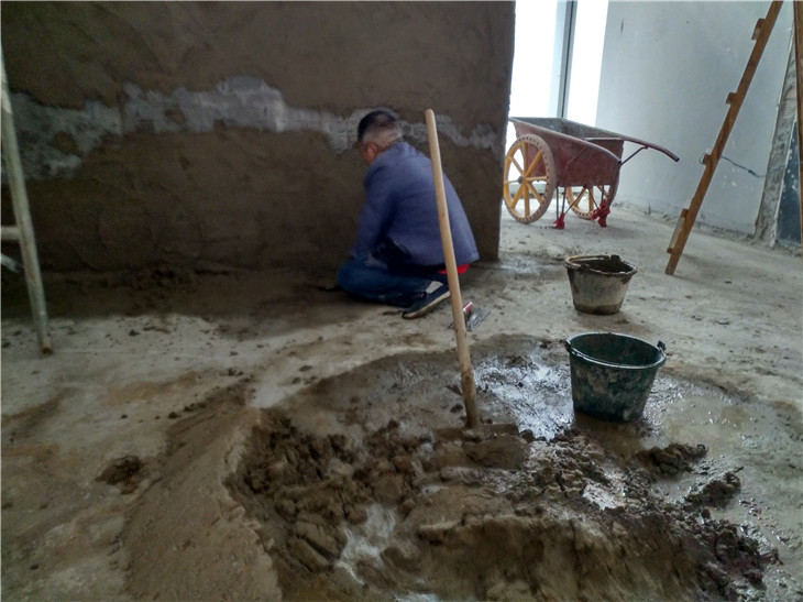 成都悠方商場艾吉大廚撤場進入恢復清水修補墻面收尾階段