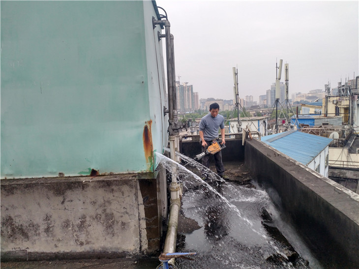 酒店拆除多少錢一平方？成都專業戰狼拆除酒店拆除清運