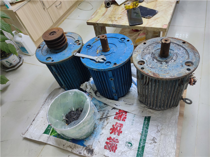 成都專業回收電機公司二手電機回收公司電話-成都戰狼拆除