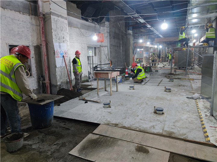 成都商場裝修拆除戰(zhàn)狼拆除新城市廣場案例商場裝修拆除多少錢一平米