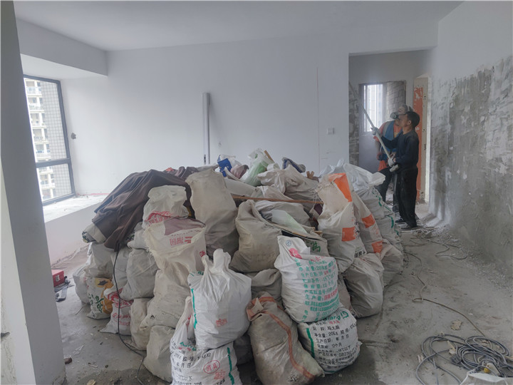 成都英郡3期戰(zhàn)狼拆除舊房拆除裝修施工案例